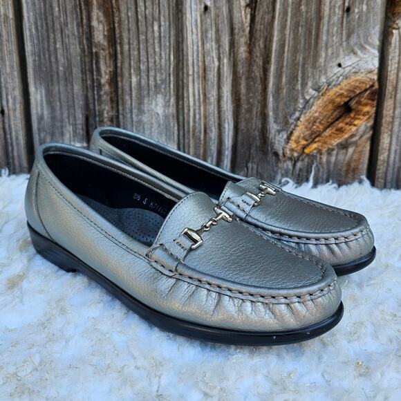 Metallic Silver Loafers SAS Metro Size 8.5 S Horsebit Leather Flats Slim Width - Picture 2 of 14